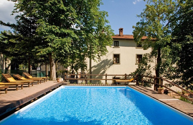 Villa Casalino your Tuscany wedding, 13 bedrooms and ensuites up 32 guests,