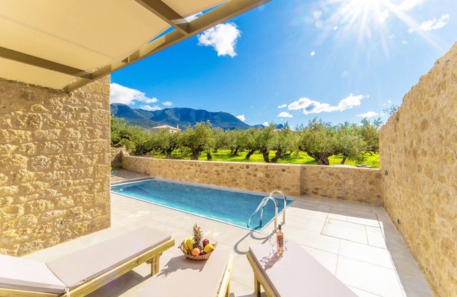Villa Castillo Thio - Three Bedroom Villa, Sleeps 6
