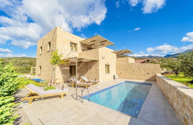 Villa Castillo Ena - Three Bedroom Villa, Sleeps 6