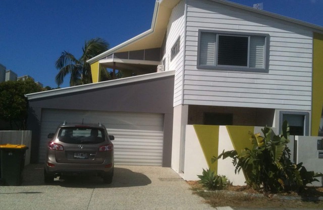 Villa Casuarina - a short stroll to the beach