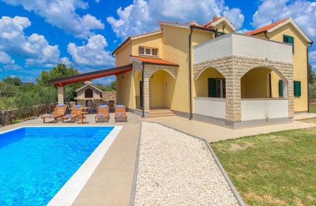Villa Cera - Four Bedroom Villa, Sleeps 8