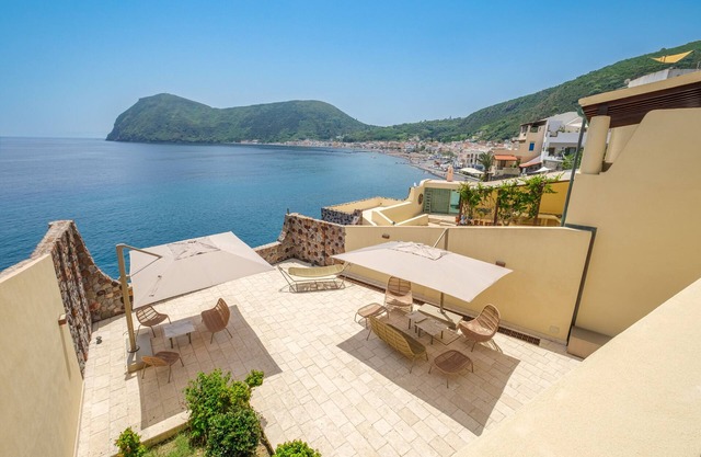 Villa 'Chiara' close to the Beach with Sea View & Terrace
