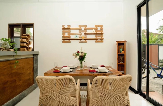 Villa Chintana 8 minutes to the beach, tropical and peaceful atmosphere
