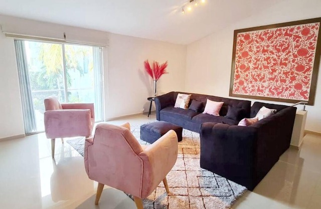 VILLA CHLOE. Modern 4 rooms house with pool