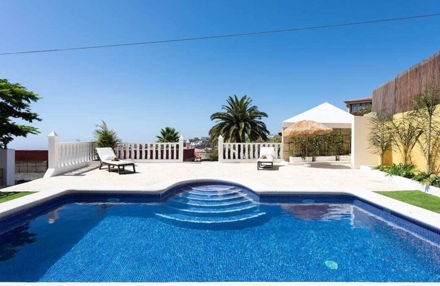 VILLA CHRISTINE. HEATED POOL