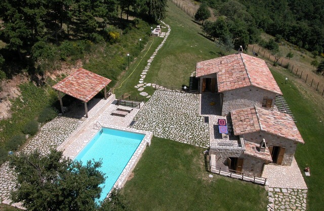 Villa Cipresso, 100% Private, A/C, Pool, Fantastic Views, Family & Pet Friendly!