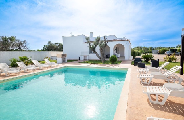 Villa 'Città Bianca' with Private Pool, Wi-Fi and Air Conditioning