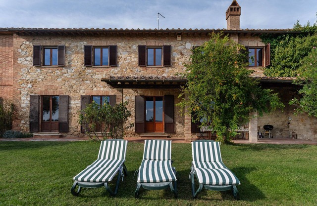 Villa Colombaio, Country-house In Wine Estate 5km from Siena