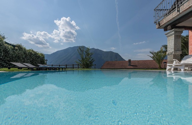 Villa "Colonno" with Lake View, Pool, Wi-Fi, A/C, Terrace & Garden