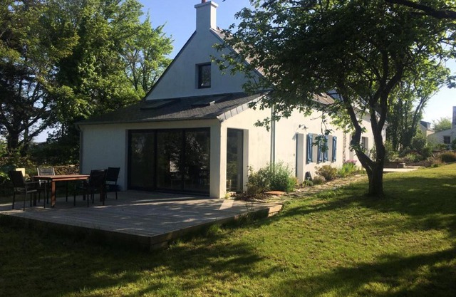 Villa Contemporaine avec Jardin, à 1,5 km de la Plage: 8 pers., 2 Terrasses, Wi-Fi, Baignoire Balnéo - FR-1-418-198