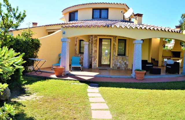 Villa Costa Rei in a quiet location