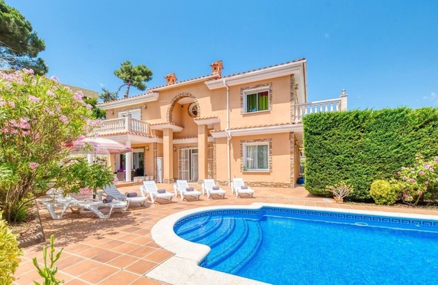 Villa "Costacabana - Primavera" with Private Pool, Private Terrace & WiFi