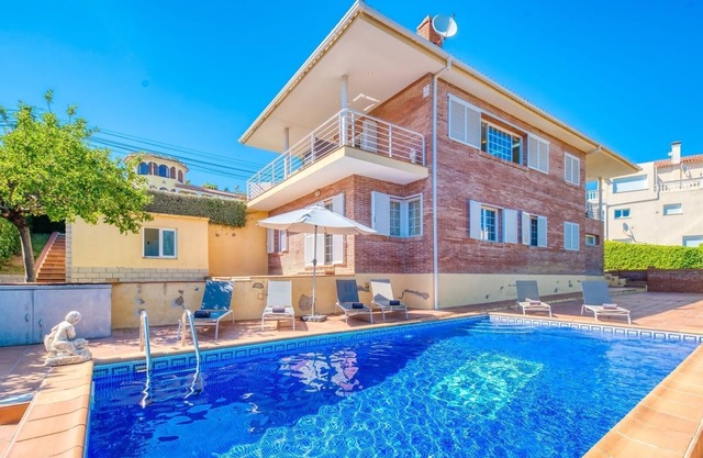 Villa CostaCabana - Villa Beyonce with Sea View, Pool & Wi-Fi