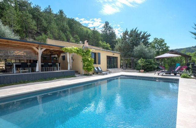 Villa Coste – Luxury villa with private heatable pool in Provence