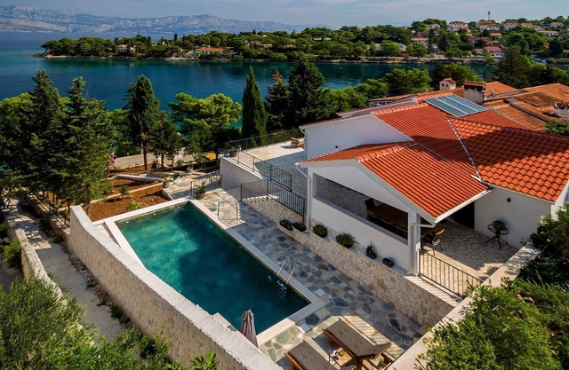Villa Creativa with Heated Pool
