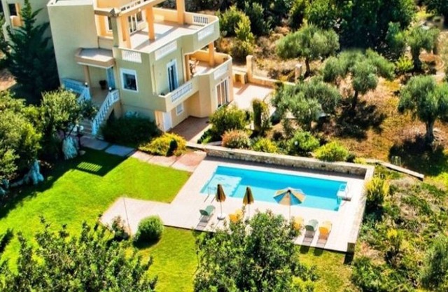Villa Danna Prines Estate I