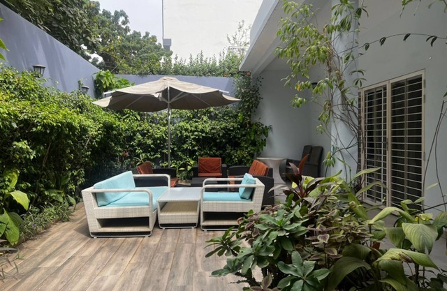 Villa de 4 Chambres à Louer au Point E, Dakar