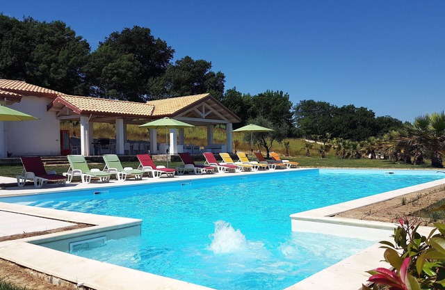 Villa De Carlonis, private pool with Jacuzzi and Gajser, for 16 people, WI-Fi