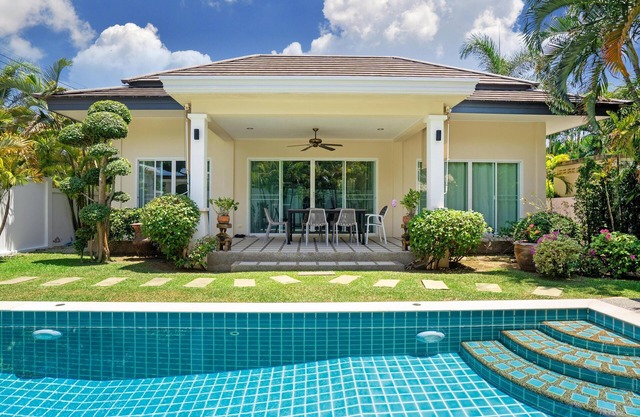 VILLA de LUXE GRANDE PISCINE PRIVEE-GRAND JARDIN-2 CH-4/5P