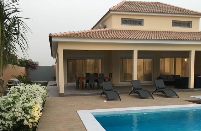 Villa de Prestige à 100 Mètres de L'océan