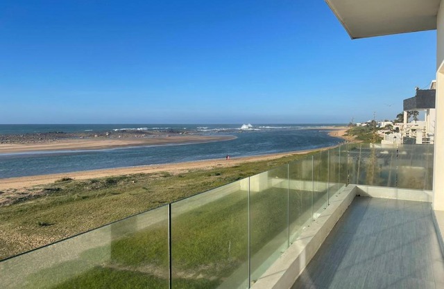 villa de rêve front de mer avec piscine privé 3 chambres a coucher