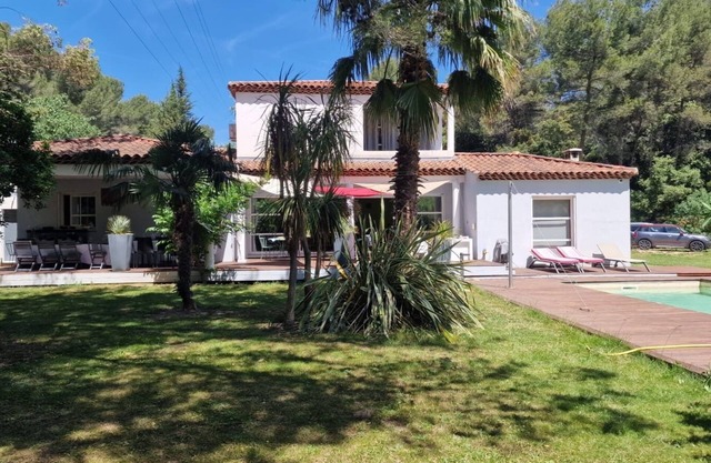 Villa de standing piscine 4-bedroom villa with WiFi, AC in fantastic Marseille