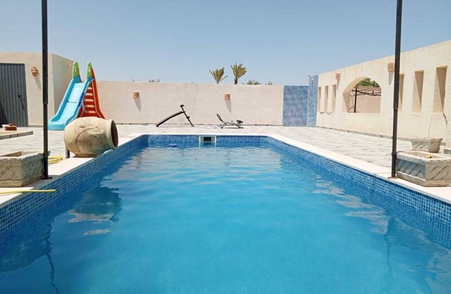 Villa de Vacances de Luxe à Houmt Souk, Djerba Piscine, Jardin et Confort Absolu