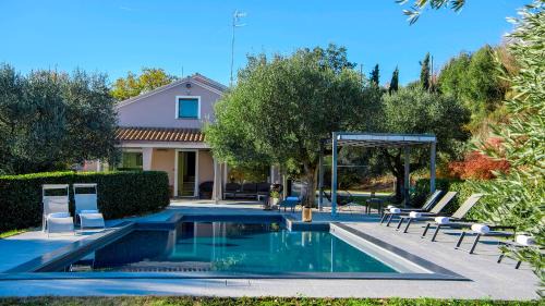 VILLA DELLE GINESTRE 9&2, Emma Villas