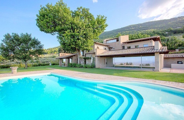 Villa della Marca: A spacious villa situated a few minutes from the town center, with Free WI-FI.
