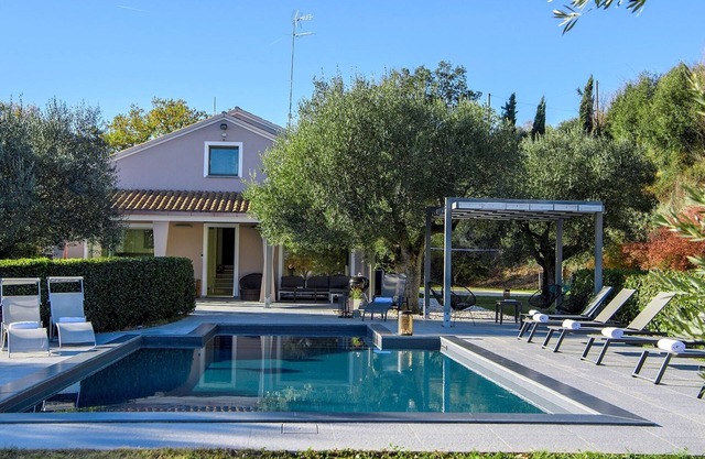 Villa Delle Ginestre 9+2, Emma Villas