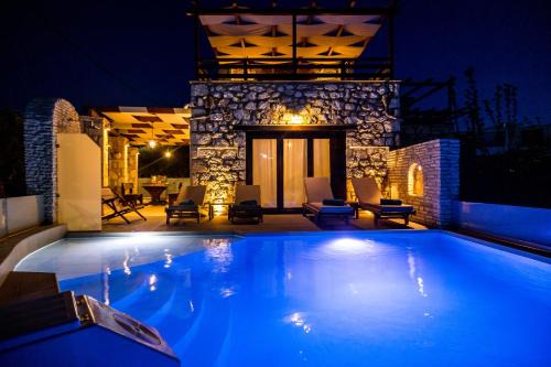 Villa Diamante -Seafront Stone Villa for 5 with Stunning Sunset Views By Villa Mana Gers