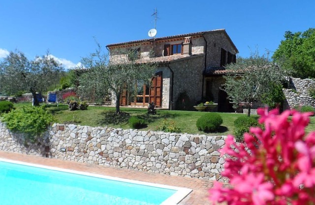 Villa Diana. Lovely house with pool. Stunning view and relaxing place.