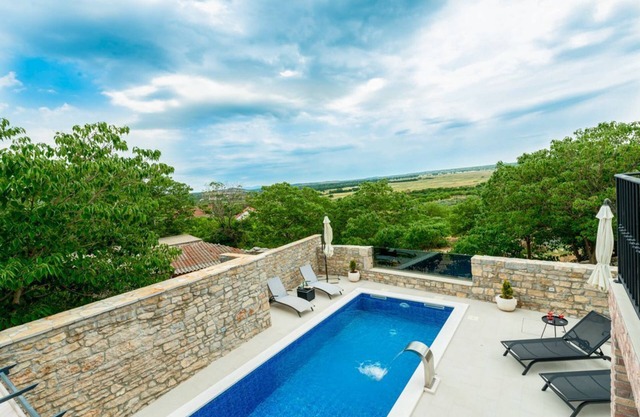 Villa Didot - Five Bedroom Villa, Sleeps 10