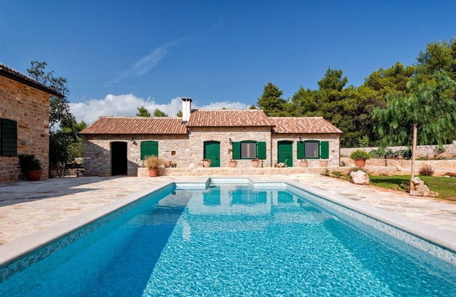 Villa Divina Palace with Swimming pool
