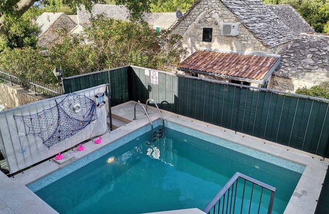 Villa Dore- Holiday House With Swimming Pool (ST)