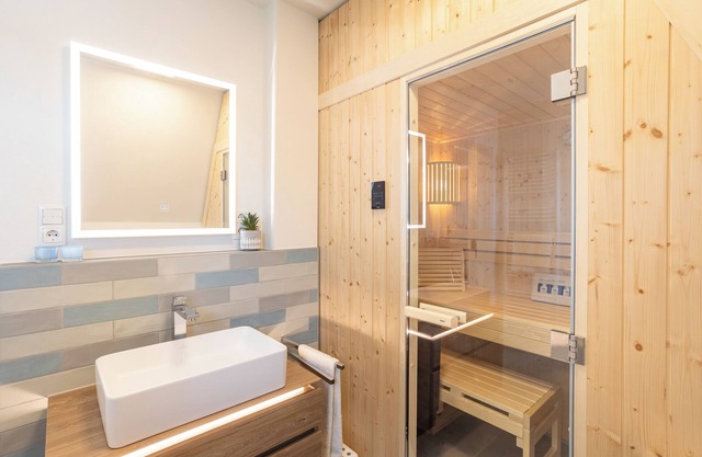 Villa Dornkamp - a retreat under the roof. Sauna. Balcony. Stylish.