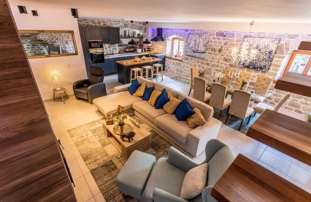 Villa Draga, heritage pool villa in Split