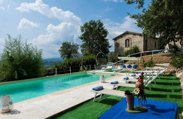 Villa Due Case, lovely property consisting of 2 cottages with private swimming pool and garden, .