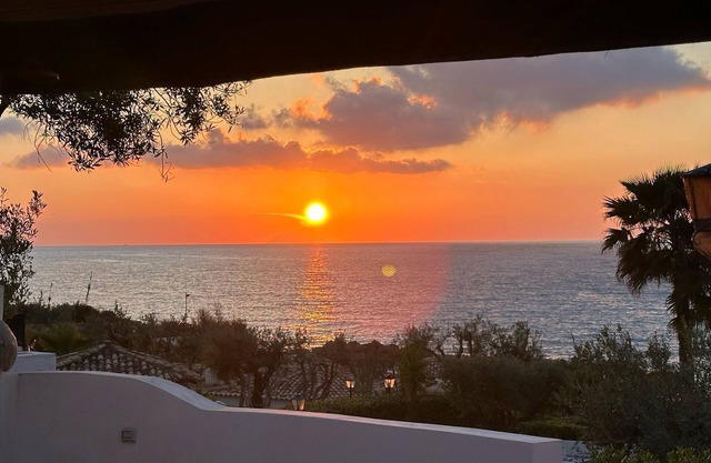 Villa 'Edith' with sea view, shared pool and air conditioning
