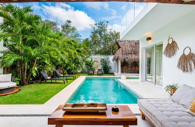 Villa Ek'Balam & Villa Flamingo, Luxury Villas, Private Pool, Private Garden, Jacuzzi, 24h Security