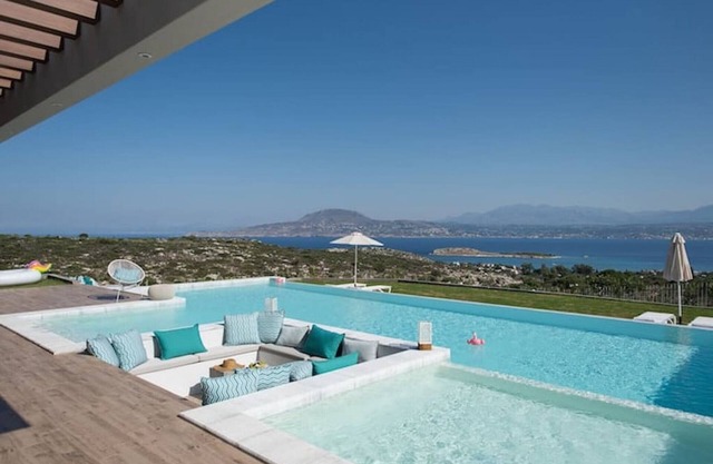 Villa Elagancia - next to Marathi beach.