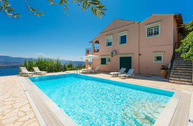 Villa Eleni - Three Bedroom Villa, Sleeps 8