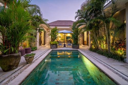 Villa Eleni - walk to Seminyak's best restaurants and hot spots