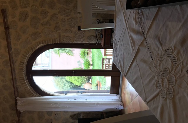 "Villa Eleon" traditional stone houses