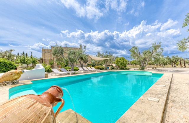 Villa 'Eliados - Struttura Centrale' with Private Pool, Wi-Fi and Air Conditioning