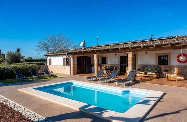 Villa 'Els Ametlers' with Mountain View, Wi-Fi and Air Conditioning