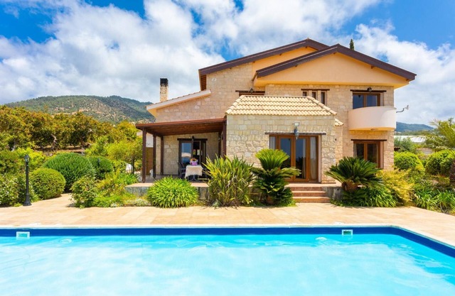 Villa Erato - Three Bedroom Villa, Sleeps 7