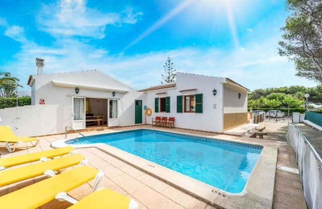 Villa Estrella - Three Bedroom Villa, Sleeps 6