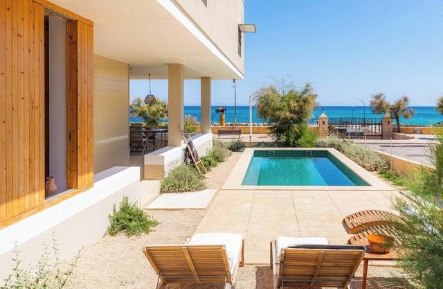 Villa Es Mollet with Sea View, Pool, Wi-Fi, Garden & Terrace