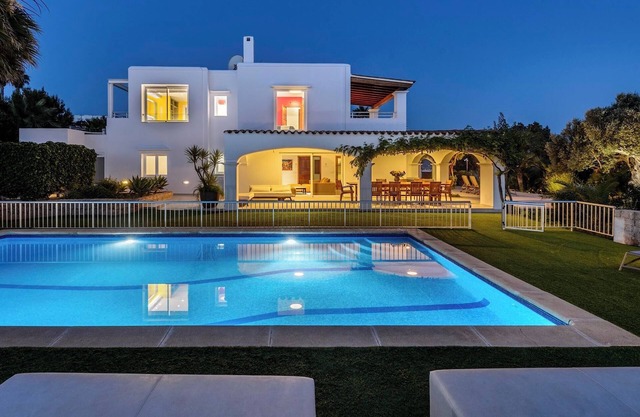 Villa Can Joan I - Fantastic Sunset View and Family Friendly -
